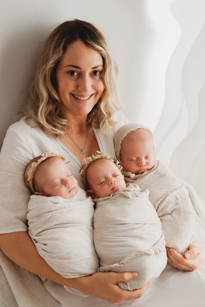 Midwife vs Doula | Gold Coast Newborn Photographer